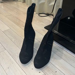 STUART WEITZMAN | Violetta 80 mm black reflective booties NWOT size 8.5